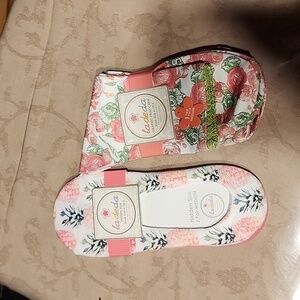 4 pair LaDeDa socks NEW